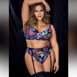 Plus Lingerie Statement Floral 3pc Set